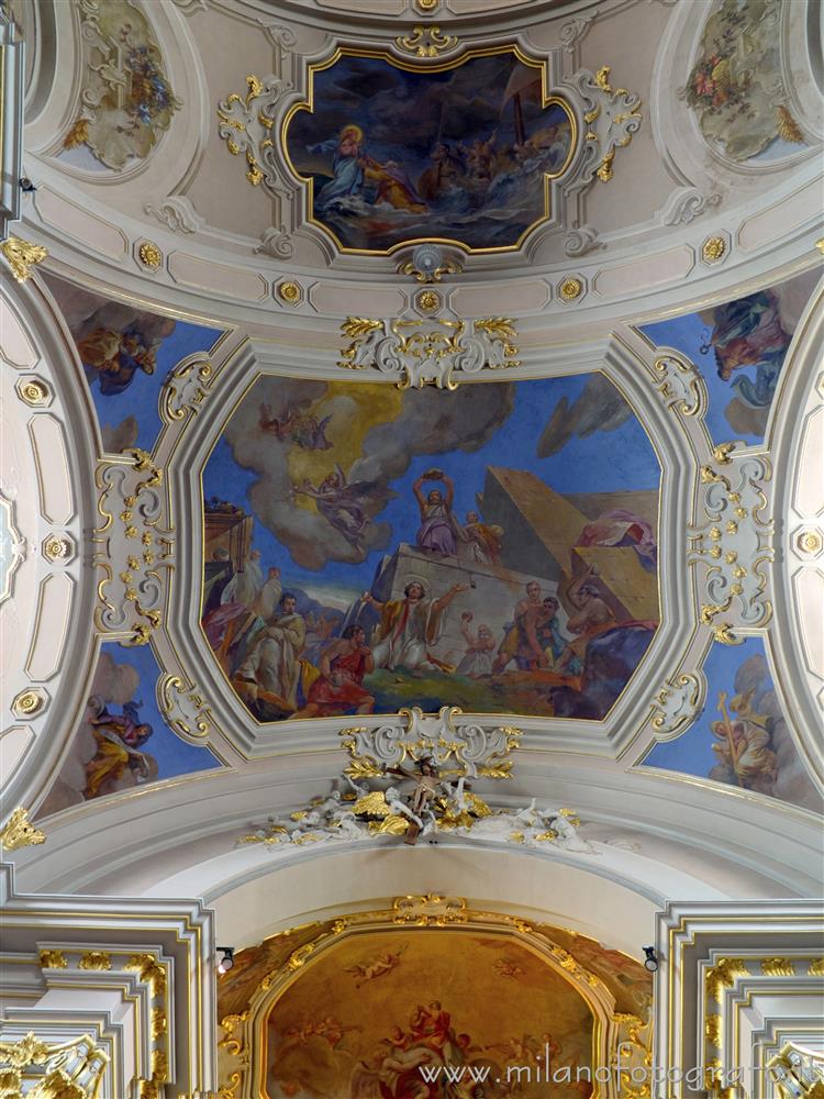 Canzo (Como, Italy) - Vault of the crossing of the Basilica of Santo Stefano